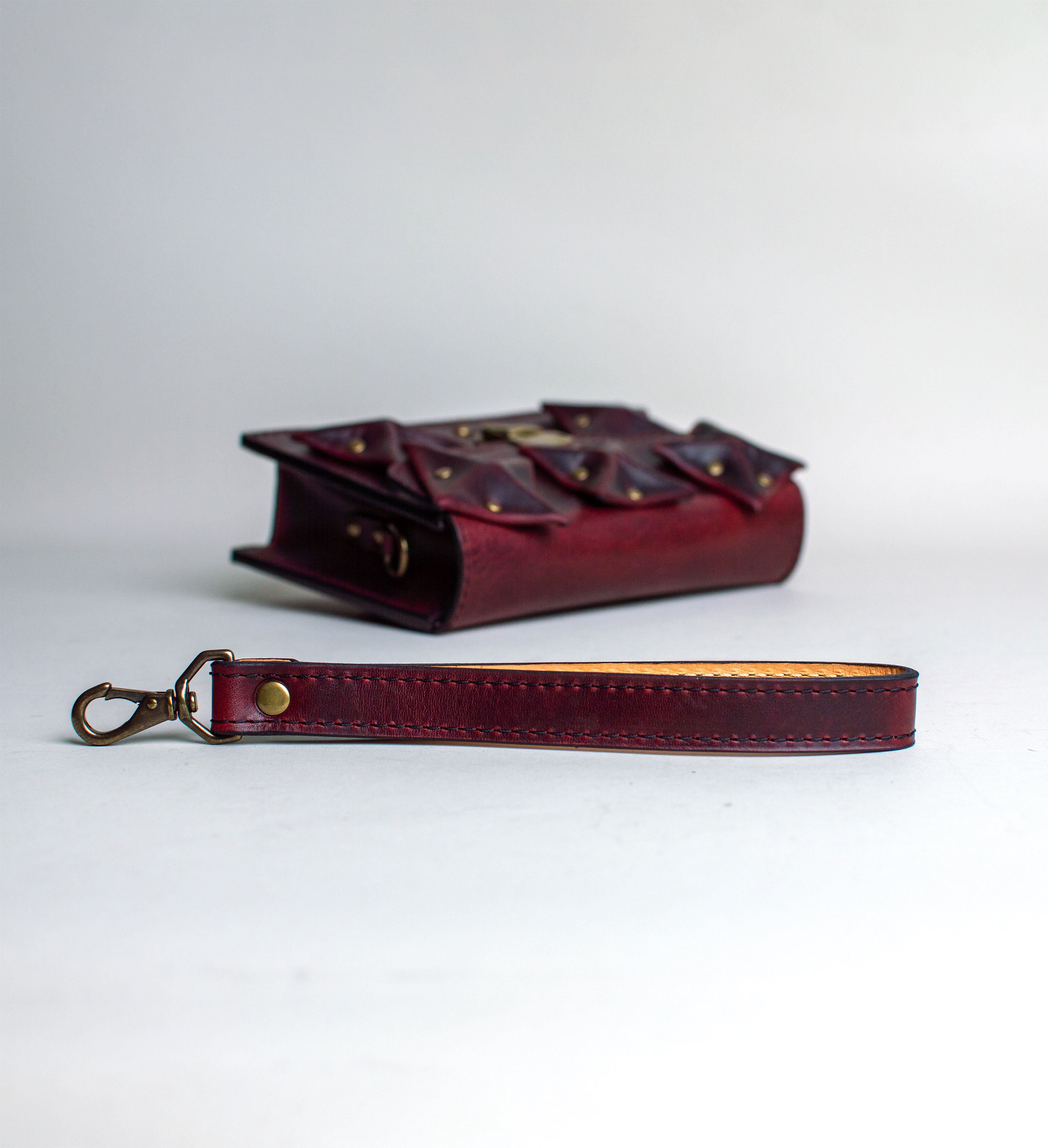 Bordeaux Leather Crossbody - Handmade in the U.S.A – Duncan